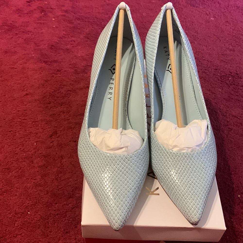 New Classic Kathy Perry Pointy Toe Pump with Kitten Heel Size 8/38